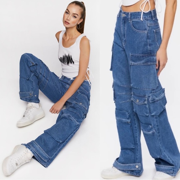 NWOT Multi Pocket Y2K Wide Leg Utility Cargo Jeans by Forever21, Size S - Picture 4 of 8
